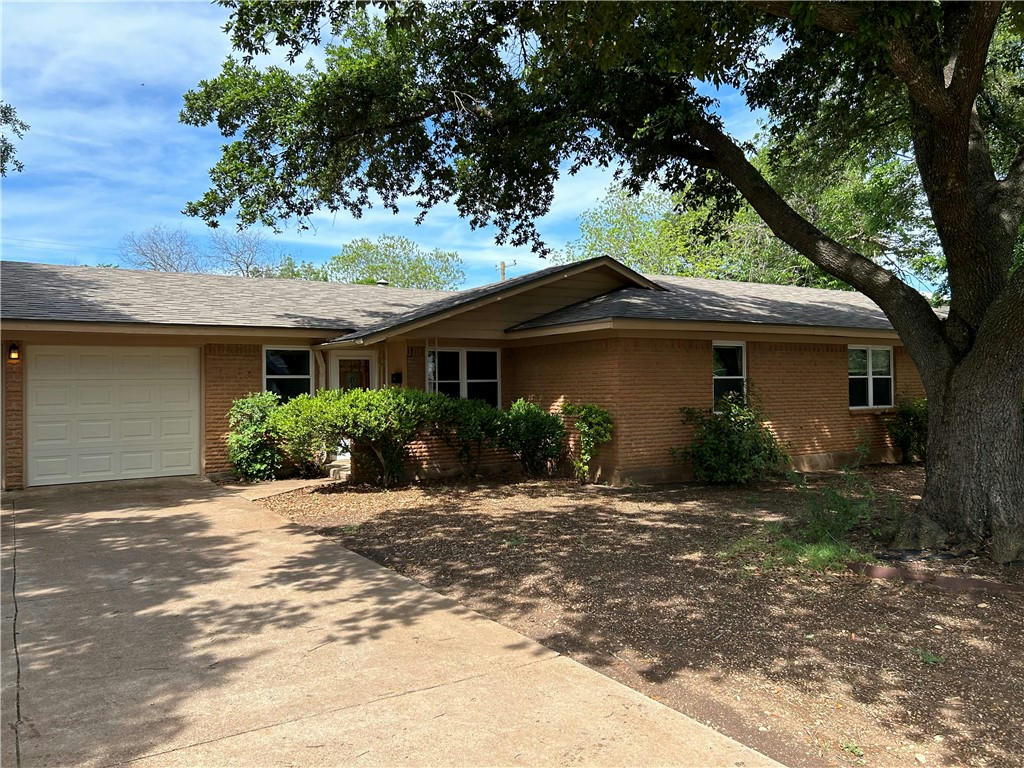 1305 W 3 A ST, MCGREGOR, TX 76657, photo 1 of 16