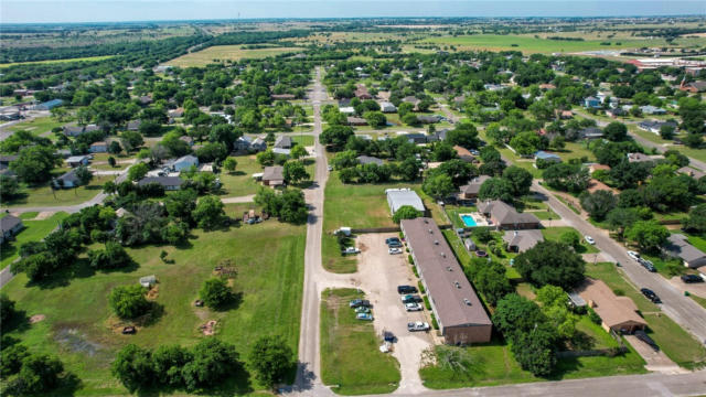 350 AVE D AVENUE, CRAWFORD, TX 76638, photo 4 of 27