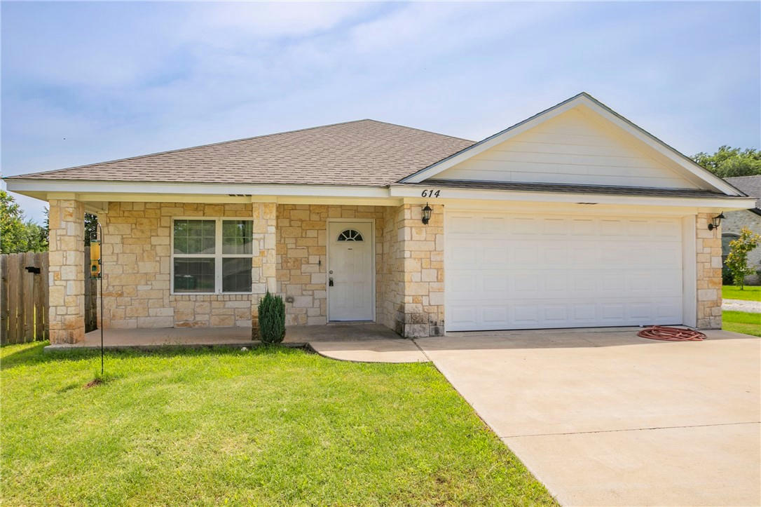 614 POWERS ST, LACY LAKEVIEW, TX 76705, photo 1 of 26