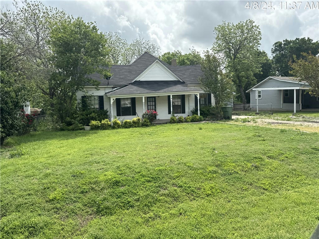909 S MAIN ST, WEST, TX 76691, photo 1 of 20